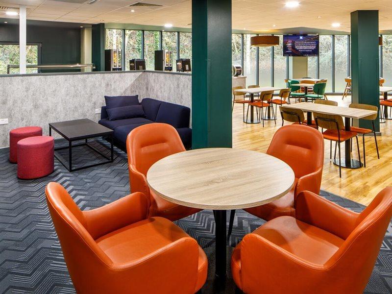 Ibis Budget London Heathrow T5 Slough Bagian luar foto
