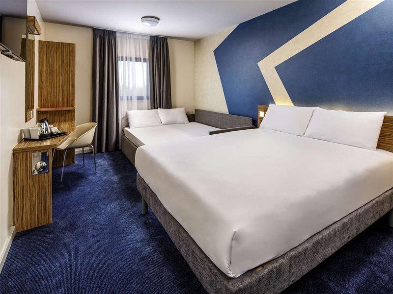 Ibis Budget London Heathrow T5 Slough Bagian luar foto