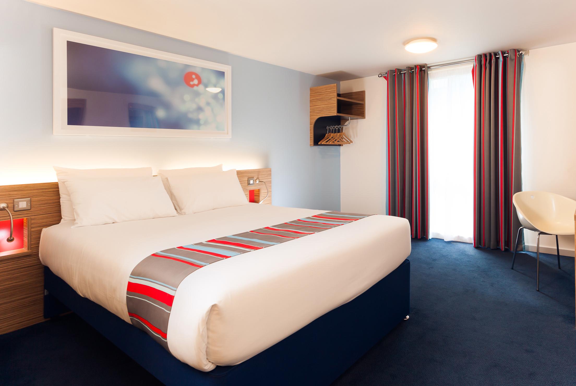 Ibis Budget London Heathrow T5 Slough Bagian luar foto