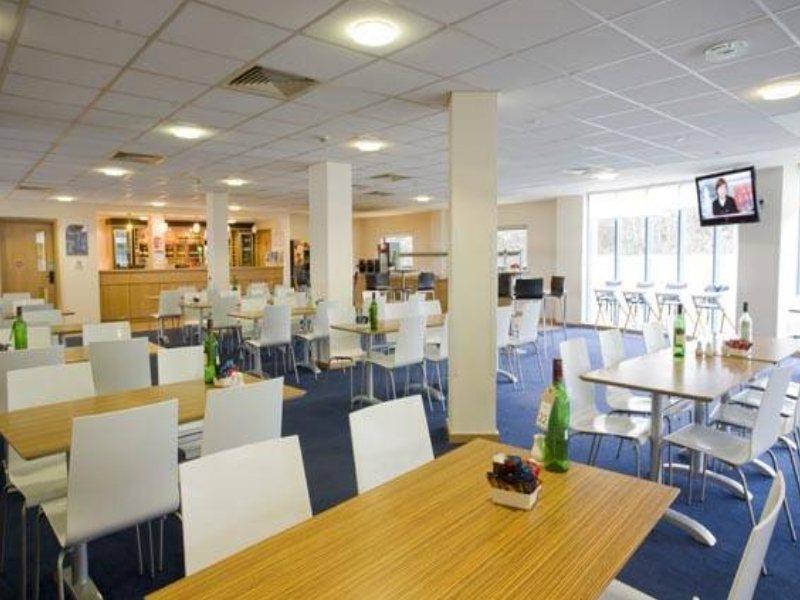 Ibis Budget London Heathrow T5 Slough Bagian luar foto